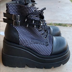 DEMONIA PLATFORM BOOTS